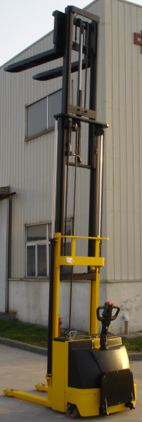 全電動堆高車EY